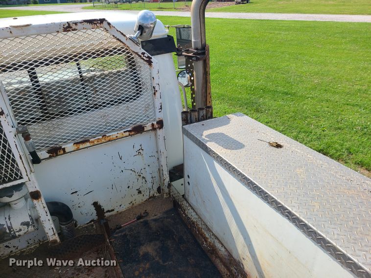 image for item DI6002 1993 International 4700  utility / service truck