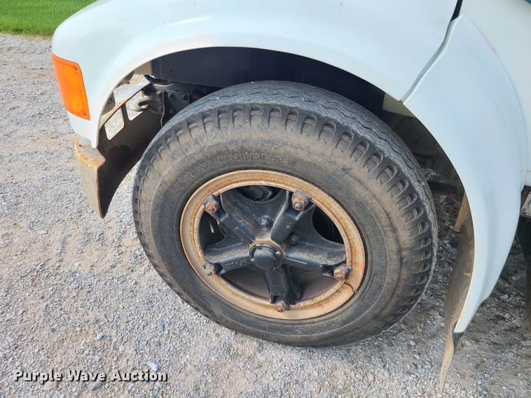 image for item DI6002 1993 International 4700  utility / service truck