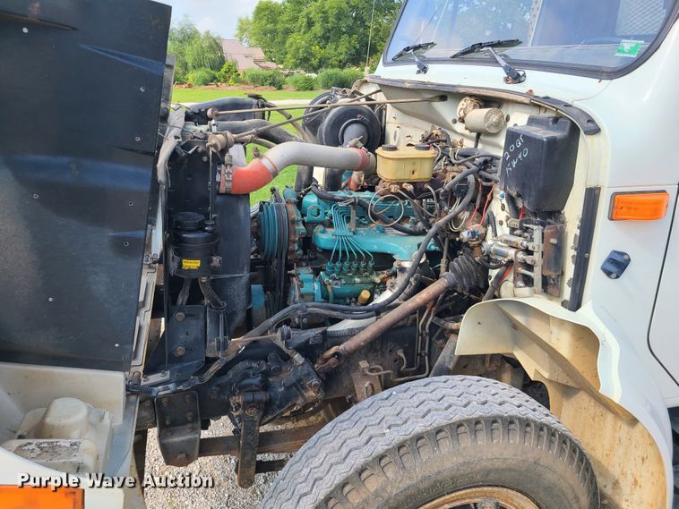 image for item DI6002 1993 International 4700  utility / service truck