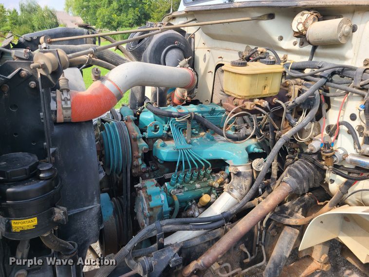 image for item DI6002 1993 International 4700  utility / service truck