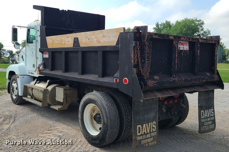 image for item DI6005 1999 Freightliner FLD112  dump truck