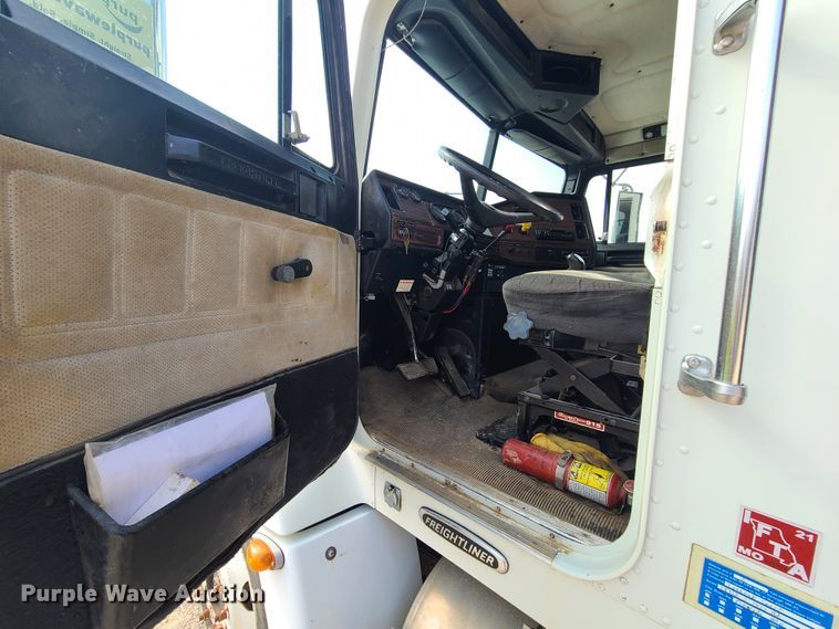 image for item DI6005 1999 Freightliner FLD112  dump truck