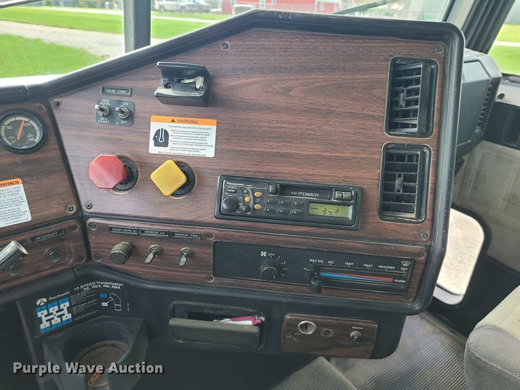 image for item DI6005 1999 Freightliner FLD112  dump truck