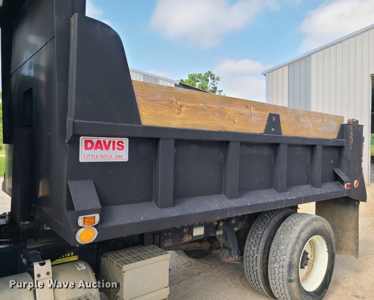 image for item DI6005 1999 Freightliner FLD112  dump truck