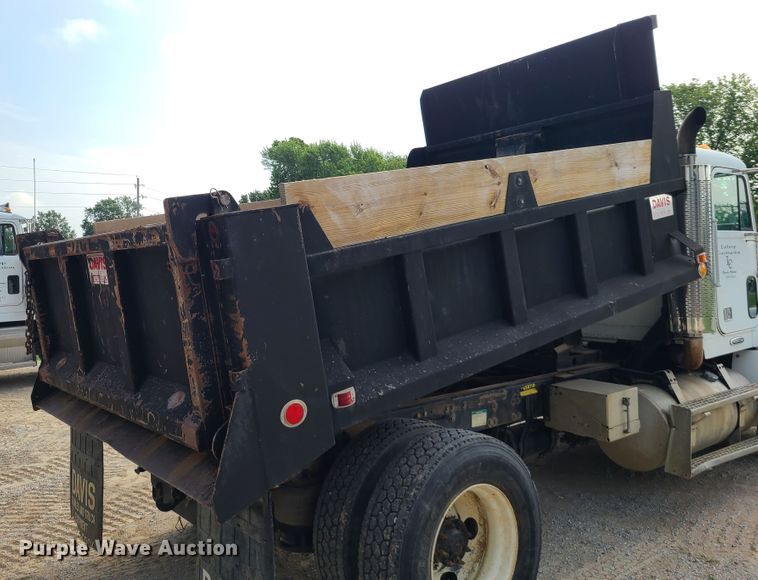 image for item DI6005 1999 Freightliner FLD112  dump truck