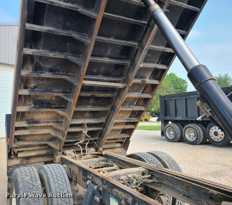 image for item DI6005 1999 Freightliner FLD112  dump truck