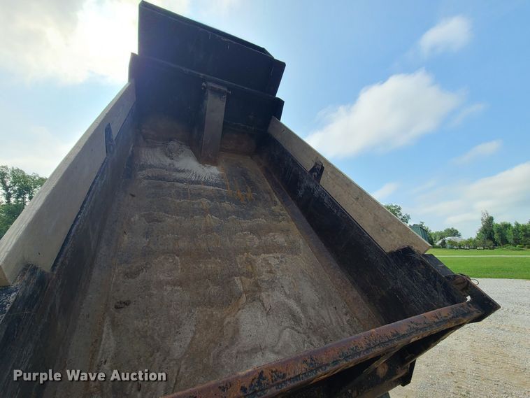 image for item DI6005 1999 Freightliner FLD112  dump truck