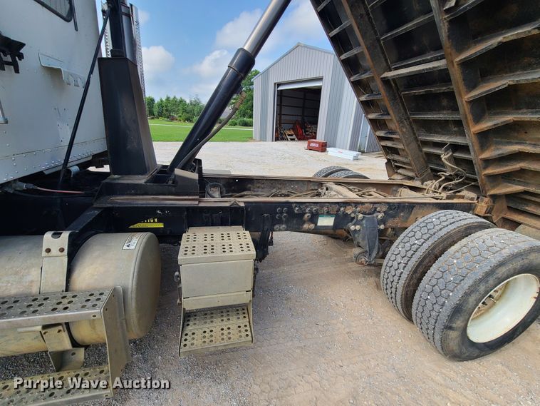 image for item DI6005 1999 Freightliner FLD112  dump truck