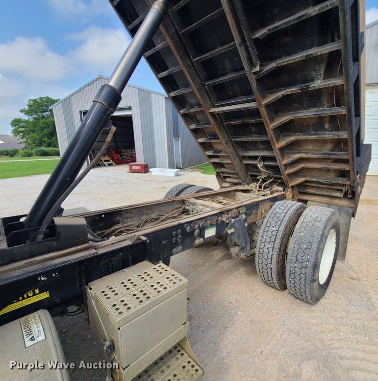 image for item DI6005 1999 Freightliner FLD112  dump truck