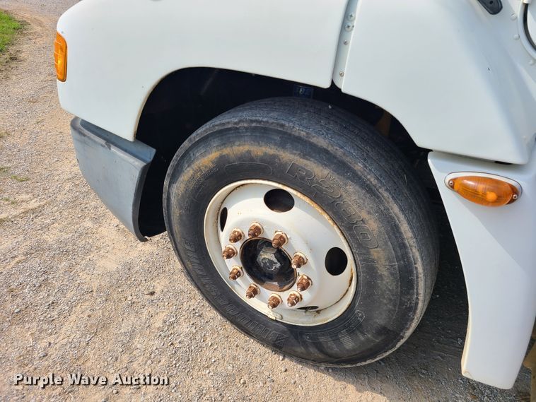 image for item DI6005 1999 Freightliner FLD112  dump truck