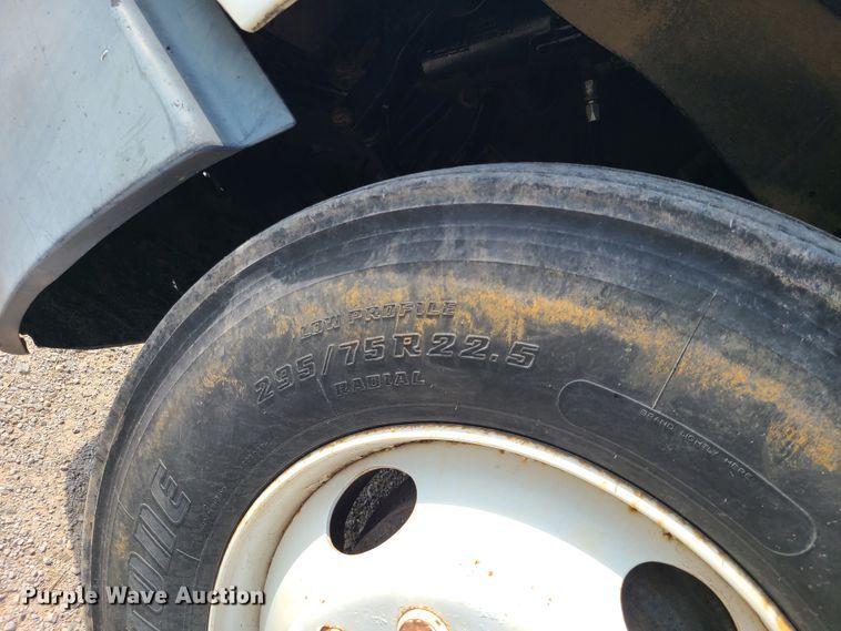 image for item DI6005 1999 Freightliner FLD112  dump truck