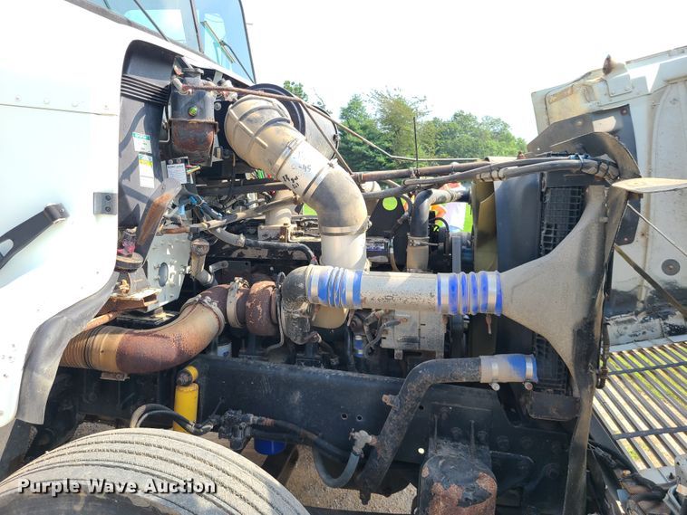 image for item DI6005 1999 Freightliner FLD112  dump truck