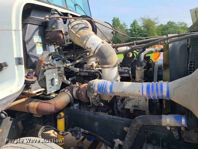 image for item DI6005 1999 Freightliner FLD112  dump truck