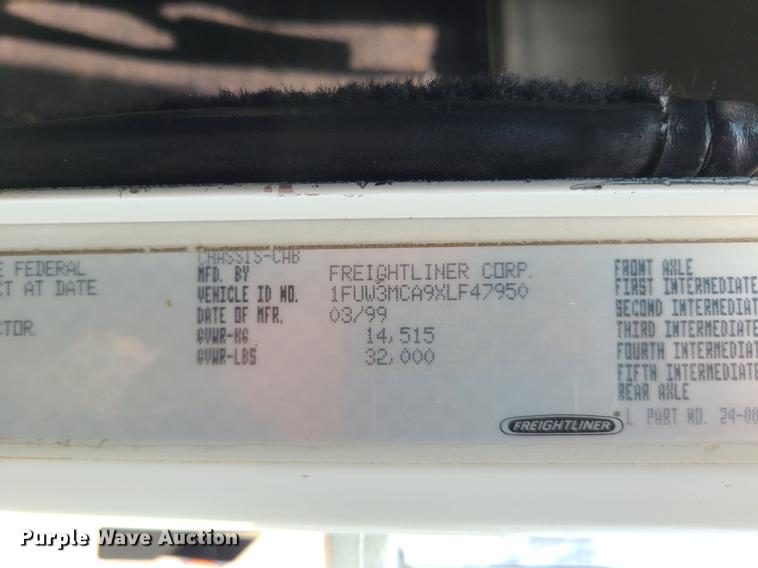 image for item DI6005 1999 Freightliner FLD112  dump truck