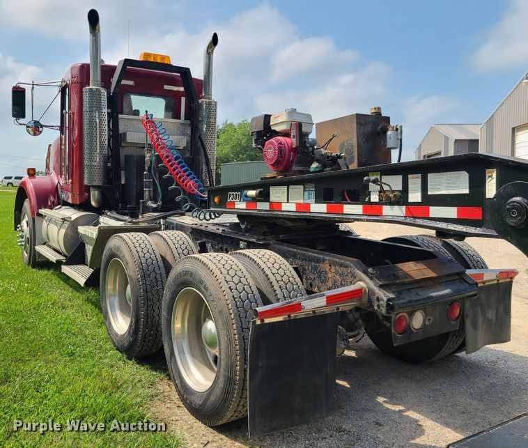 image for item DI6006 2004 Kenworth T800  semi truck