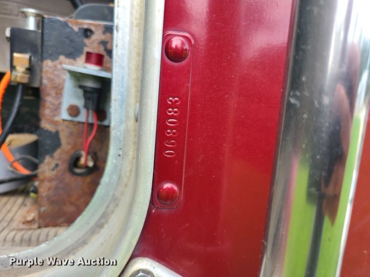 image for item DI6006 2004 Kenworth T800  semi truck