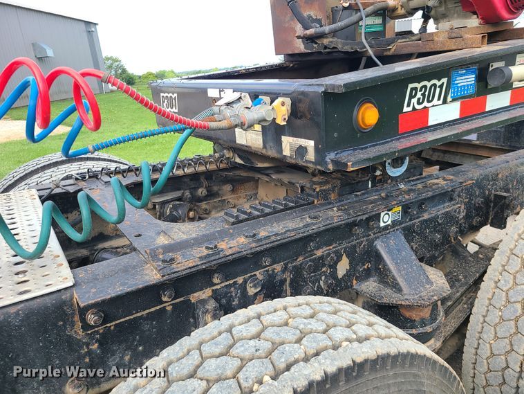 image for item DI6006 2004 Kenworth T800  semi truck