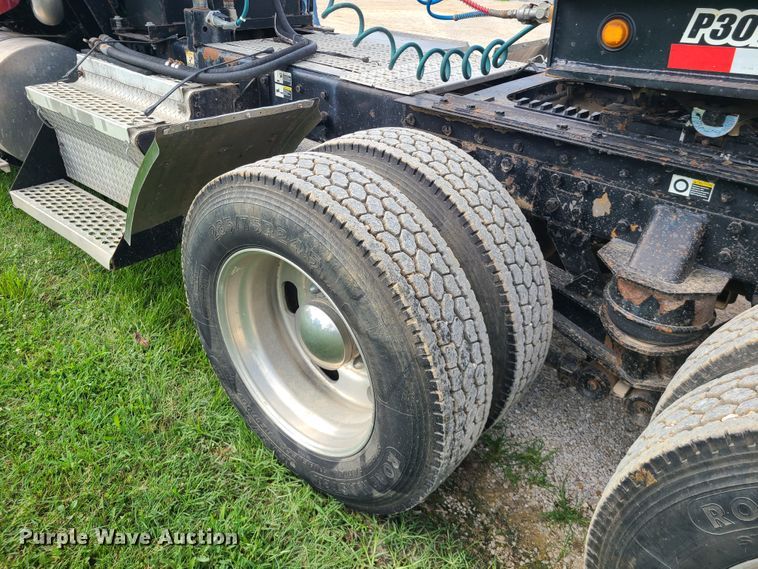 image for item DI6006 2004 Kenworth T800  semi truck