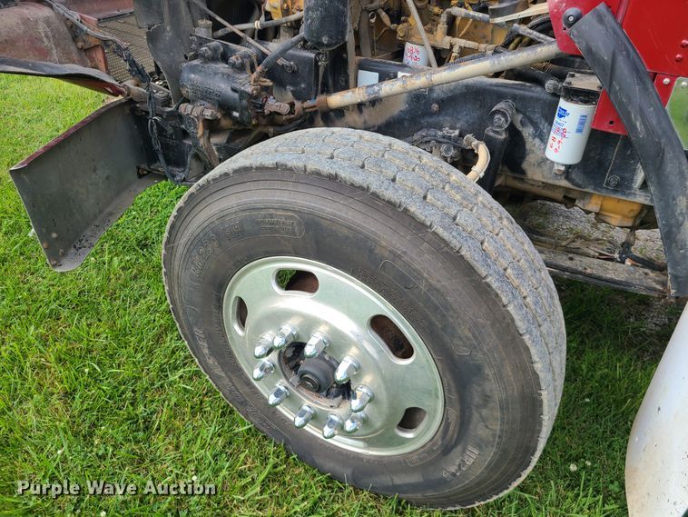 image for item DI6006 2004 Kenworth T800  semi truck