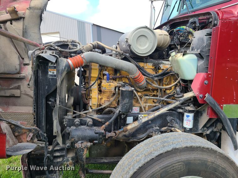 image for item DI6006 2004 Kenworth T800  semi truck