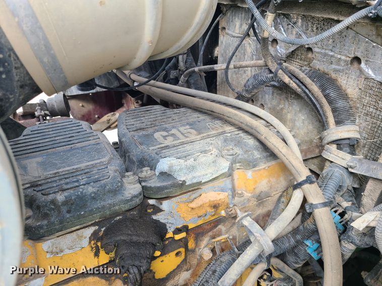 image for item DI6006 2004 Kenworth T800  semi truck