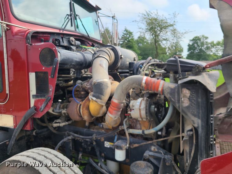 image for item DI6006 2004 Kenworth T800  semi truck