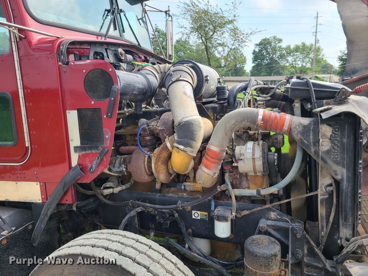 image for item DI6006 2004 Kenworth T800  semi truck