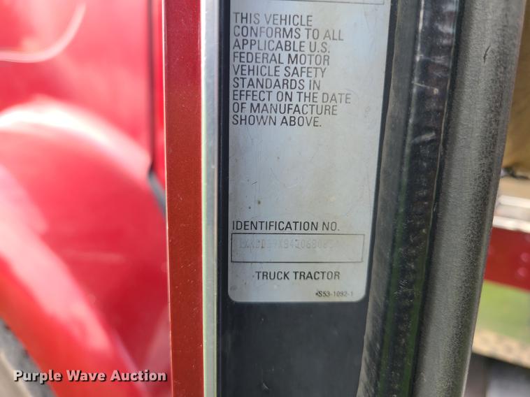 image for item DI6006 2004 Kenworth T800  semi truck