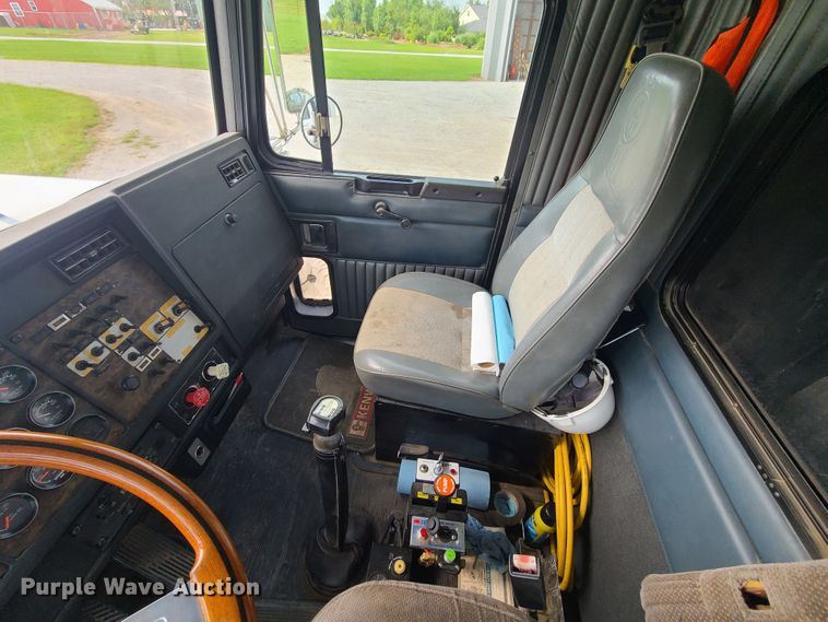 image for item DI6008 1994 Kenworth W900  dump truck