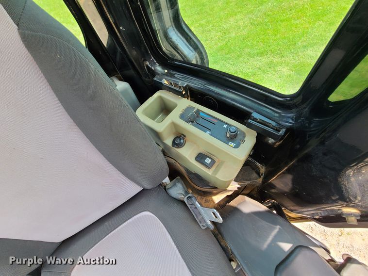 image for item DI6016 2011 Caterpillar 305.5D CR  mini excavator