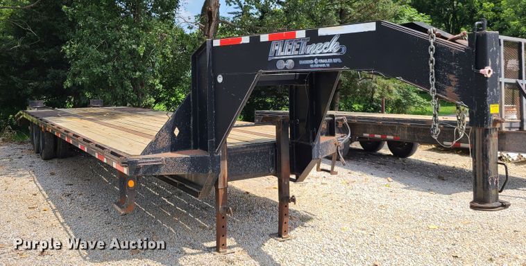 image for item DI6020 2005 Diamond C  equipment trailer
