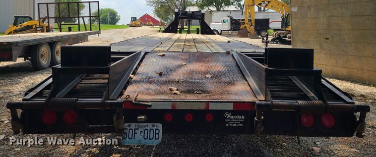 image for item DI6020 2005 Diamond C  equipment trailer