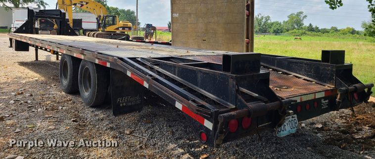 image for item DI6020 2005 Diamond C  equipment trailer