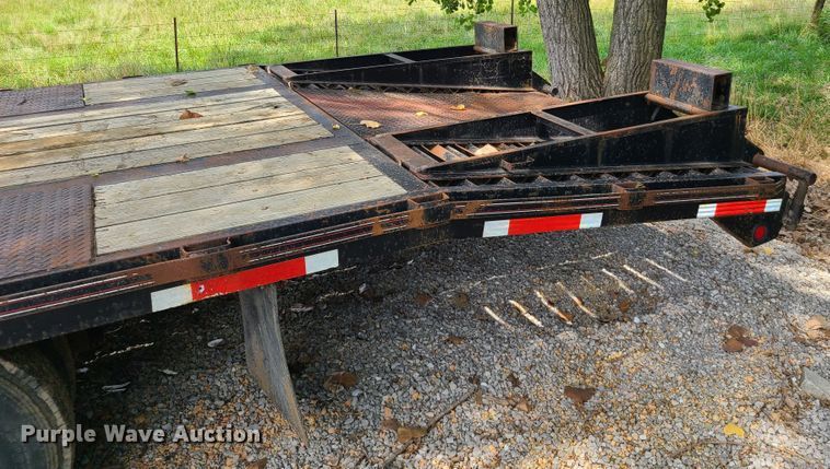 image for item DI6020 2005 Diamond C  equipment trailer