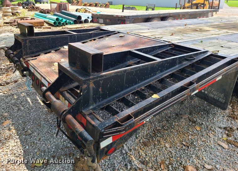 image for item DI6020 2005 Diamond C  equipment trailer