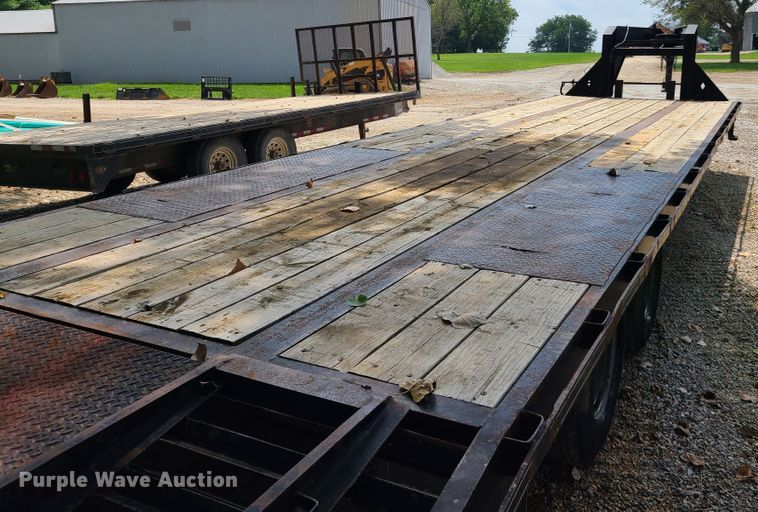 image for item DI6020 2005 Diamond C  equipment trailer