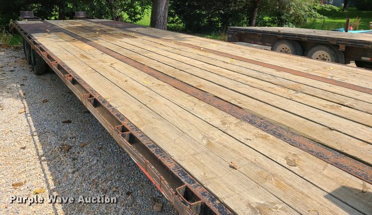 image for item DI6020 2005 Diamond C  equipment trailer