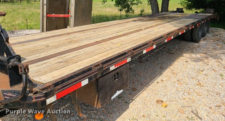 image for item DI6020 2005 Diamond C  equipment trailer