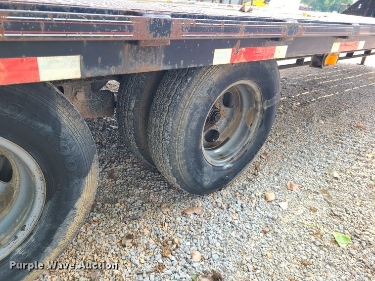 image for item DI6020 2005 Diamond C  equipment trailer