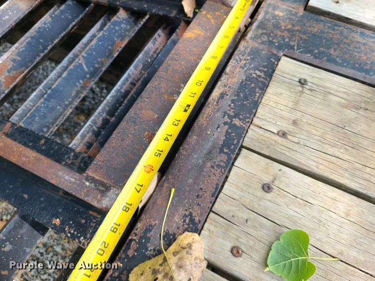 image for item DI6020 2005 Diamond C  equipment trailer