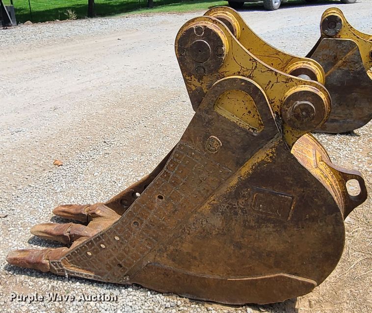 image for item DI6031 Caterpillar 320E  22" W bucket