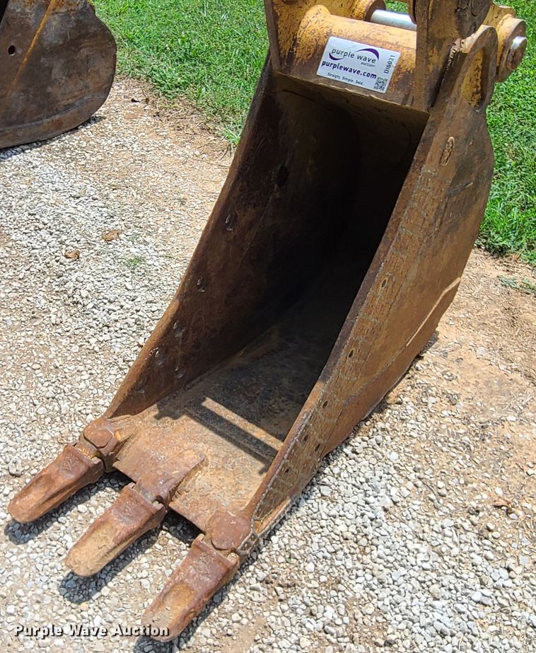 image for item DI6031 Caterpillar 320E  22" W bucket