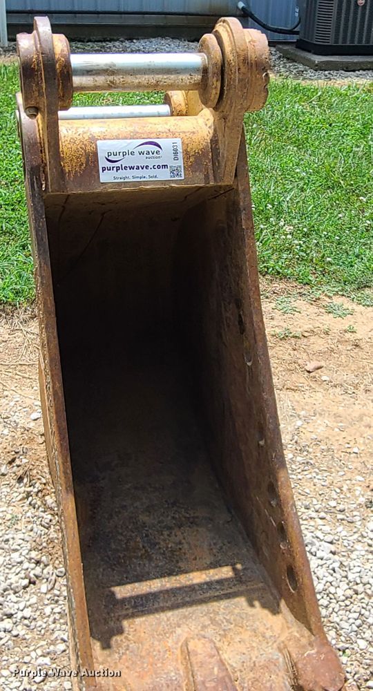 image for item DI6031 Caterpillar 320E  22" W bucket