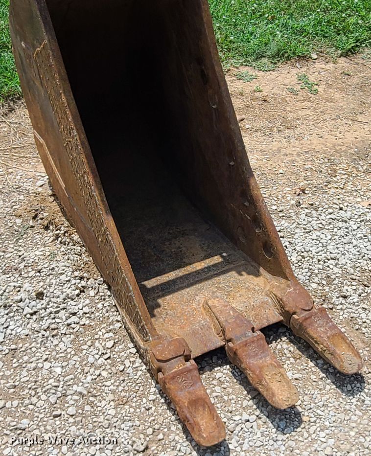 image for item DI6031 Caterpillar 320E  22" W bucket