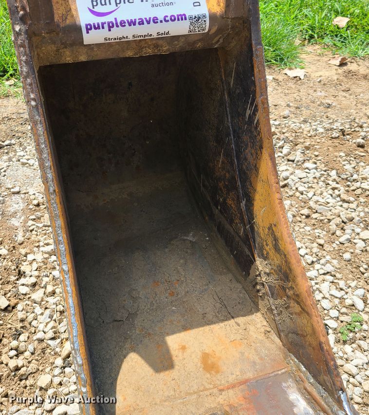 image for item DI6035 Woods  16" W bucket