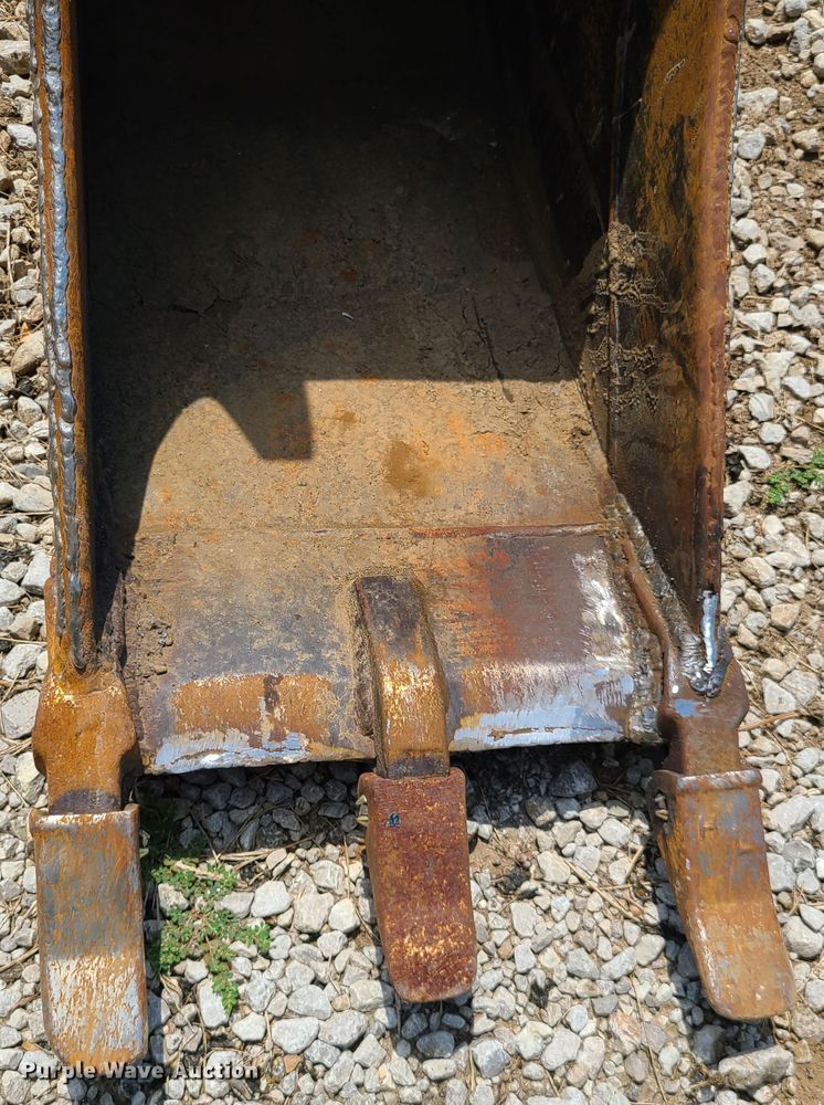 image for item DI6035 Woods  16" W bucket