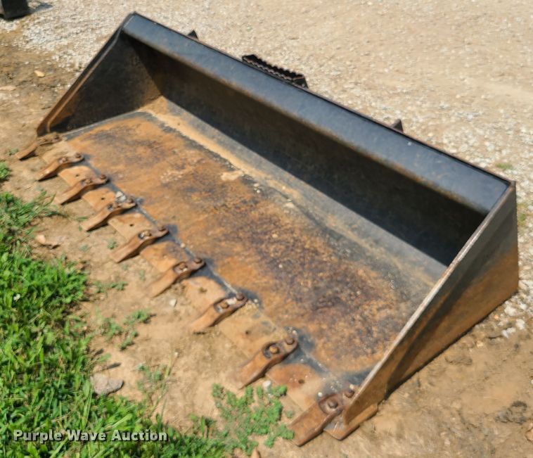 image for item DI6037 Caterpillar  80" W skid steer bucket