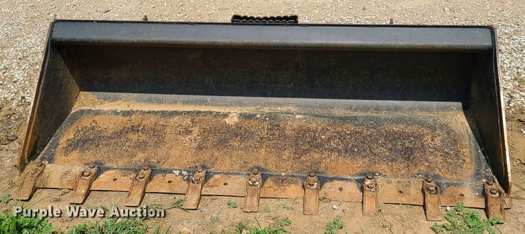 image for item DI6037 Caterpillar  80" W skid steer bucket