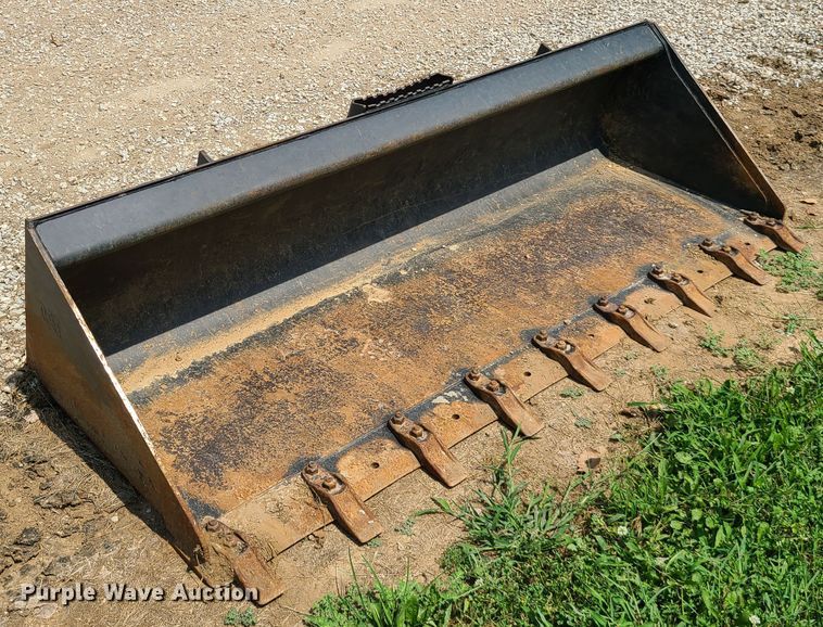 image for item DI6037 Caterpillar  80" W skid steer bucket