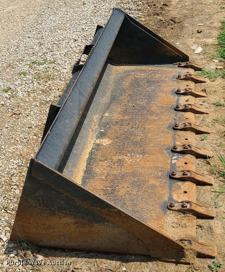 image for item DI6037 Caterpillar  80" W skid steer bucket